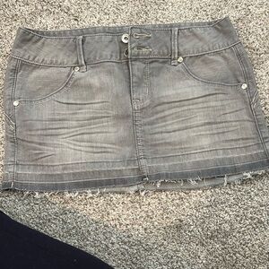 Gray guess denim skirt